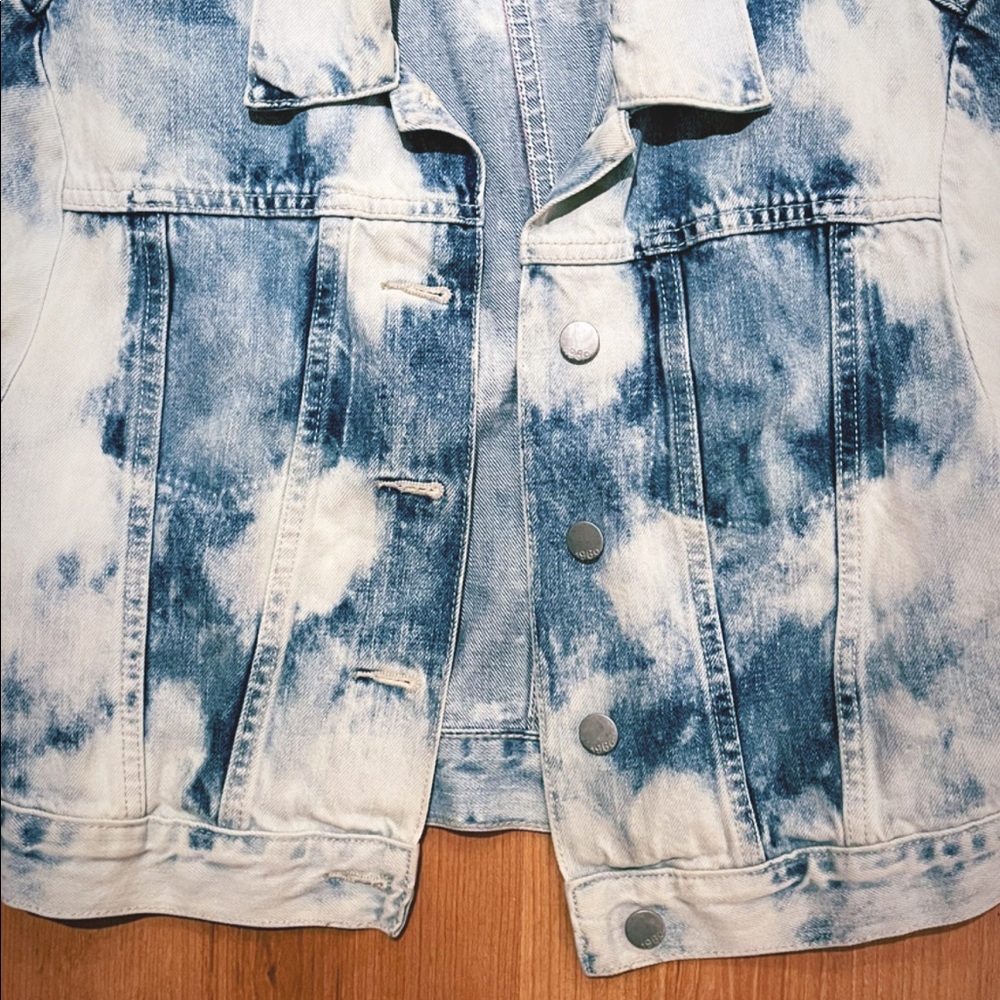 Jean jacket - Picture 2 of 3